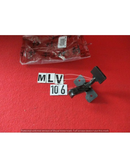 60568290 gancio cofano anteriore alfa-romeo 145 146 -  Az Ricambi  Sei alla ricerca di ricambi per la tua auto d’epoca?