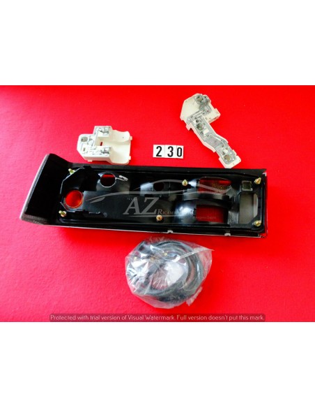 fanale posteriore dx alfa-romeo 33 altissimo -  Az Ricambi  Sei alla ricerca di ricambi per la tua auto d’epoca?