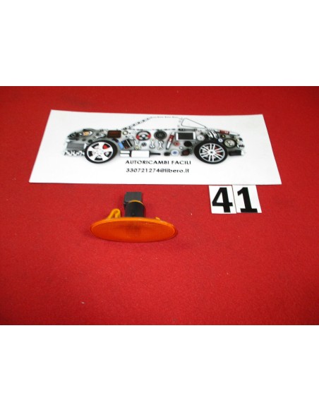 21003 lucciola freccia laterale dx sx lancia originale -  Az Ricambi  Sei alla ricerca di ricambi per la tua auto d’epoca?