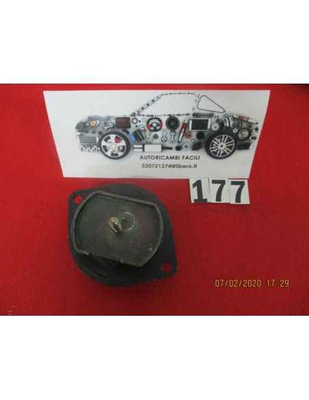 82405462 supporto motore sx lancia thema fiat croma alfa-romeo 164 -  Az Ricambi  Sei alla ricerca di ricambi per la tua auto...