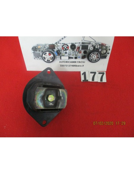 82405462 supporto motore sx lancia thema fiat croma alfa-romeo 164 -  Az Ricambi  Sei alla ricerca di ricambi per la tua auto...