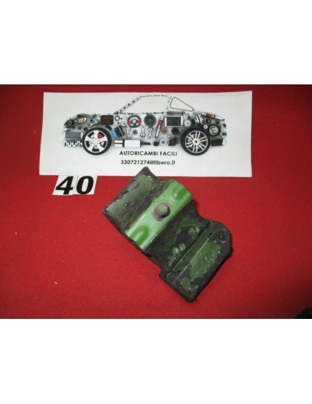 893199381f supporto motore volkswagen audi engine support -  Az Ricambi  Sei alla ricerca di ricambi per la tua auto d’epoca?