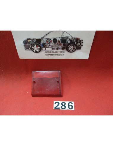 Trasparente posteriore dx fiat 127 c cl rosso auco taillight -  Az Ricambi  Sei alla ricerca di ricambi per la tua auto d’epoca?