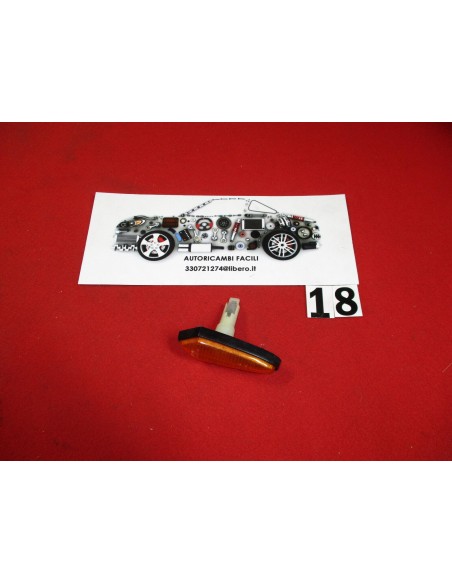 33130531 lucciola freccia fanalino laterale autobinchi a-112 olsa bordo nero -  Az Ricambi  Sei alla ricerca di ricambi per l...
