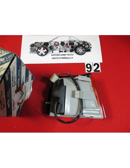 9943196 fanalino anteriore sx fiat uno r89 arancio carello -  Az Ricambi  Sei alla ricerca di ricambi per la tua auto d’epoca?