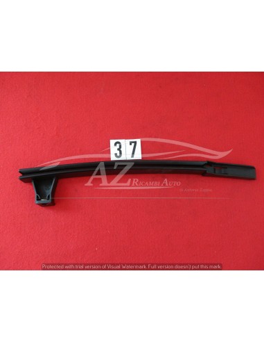 7562969 guarnizione guida vetro porta sx fiat regata -  Az Ricambi  Sei alla ricerca di ricambi per la tua auto d’epoca?