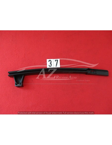7562969 guarnizione guida vetro porta sx fiat regata -  Az Ricambi  Sei alla ricerca di ricambi per la tua auto d’epoca?