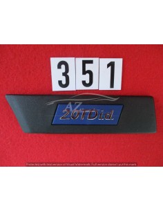 Fregio logo adesivo parafango sx adatto a fiat croma 2.0 td i.d. -  Az Ricambi  Sei alla ricerca di ricambi per la tua auto d...