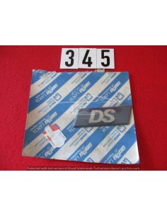82422135 fregio logo adesivo parafango adatto a fiat uno ds -  Az Ricambi  Sei alla ricerca di ricambi per la tua auto d’epoca?