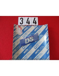 7704269 fregio logo adesivo parafango adatto a fiat uno ds -  Az Ricambi  Sei alla ricerca di ricambi per la tua auto d’epoca?