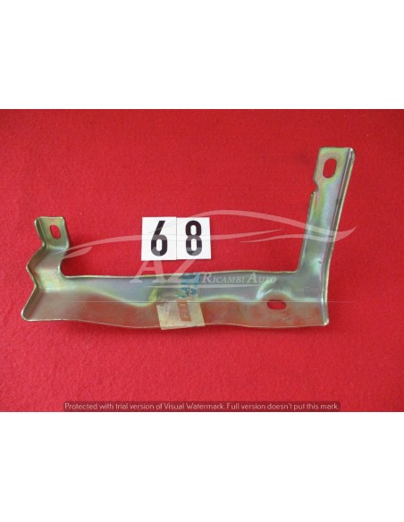 82460703 staffa fendinebbia dx per fiat croma -  Az Ricambi  Sei alla ricerca di ricambi per la tua auto d’epoca?