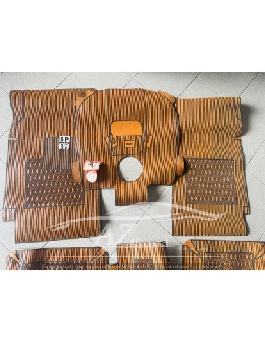 Tappeto Fiat 132 beige nero 10108 -  Az Ricambi  Sei alla ricerca di ricambi per la tua auto d’epoca?