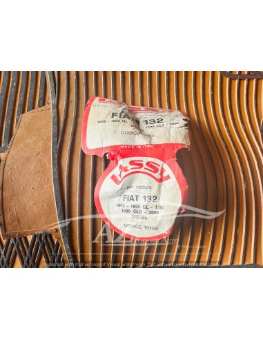 Tappeto Fiat 132 beige nero 10108 -  Az Ricambi  Sei alla ricerca di ricambi per la tua auto d’epoca?