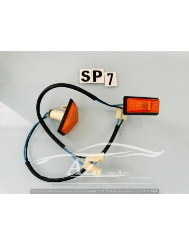 Lucciola freccia coppia Fiat uno Ritmo giuntini -  Az Ricambi  Sei alla ricerca di ricambi per la tua auto d’epoca?