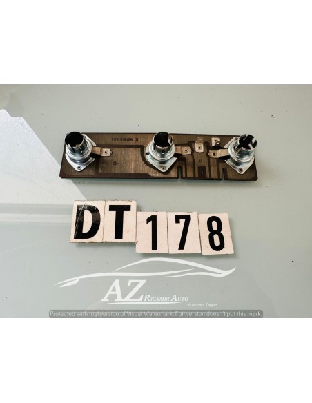 Porta lampada fanale posteriore Fiat 131 4324042 -  Az Ricambi  Sei alla ricerca di ricambi per la tua auto d’epoca?