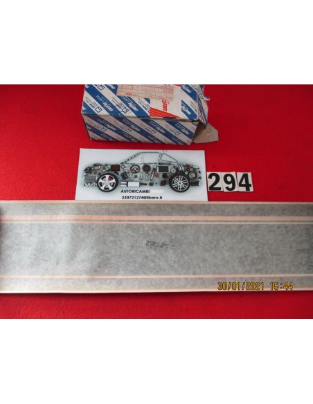 7653261 adesivo porta sx fiat uno turbo ie mk1 -  Az Ricambi  Sei alla ricerca di ricambi per la tua auto d’epoca?