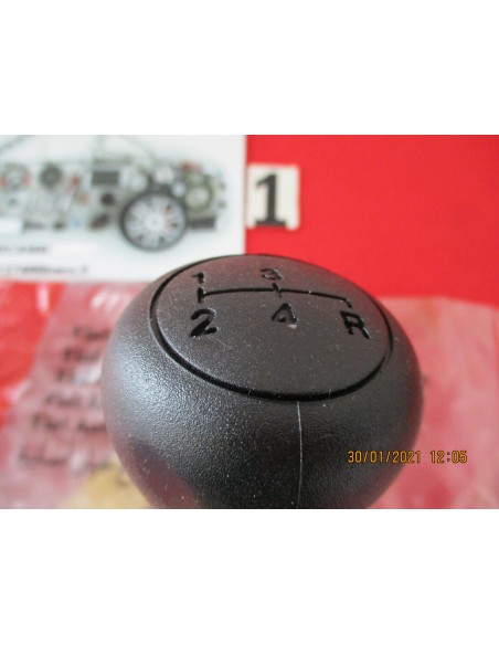 5971838 pomello leva cuffia cambio fiat uno 4-marce -  Az Ricambi  Sei alla ricerca di ricambi per la tua auto d’epoca?