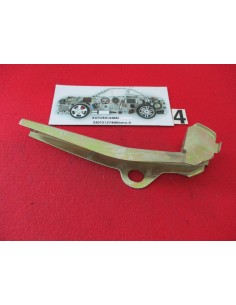 Staffa supporto paraurti 4236399 posteriore sx fiat 127 -  Az Ricambi  Sei alla ricerca di ricambi per la tua auto d’epoca? 2