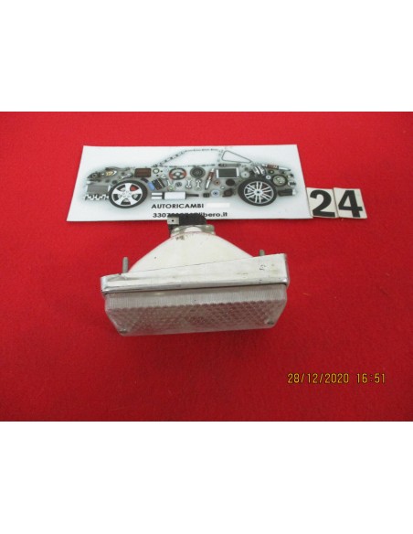 fanalino anteriore sx fiat 124 special -  Az Ricambi  Sei alla ricerca di ricambi per la tua auto d’epoca?