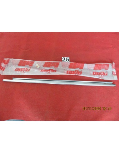 4462859 modanatura raschiavetro porta anteriore cromato fiat -  Az Ricambi  Sei alla ricerca di ricambi per la tua auto d’epoca?