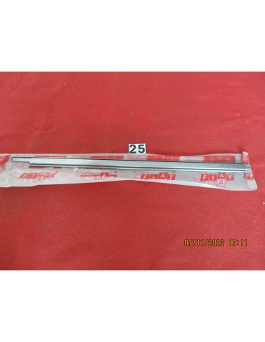 4462859 modanatura raschiavetro porta anteriore cromato fiat -  Az Ricambi  Sei alla ricerca di ricambi per la tua auto d’epoca?