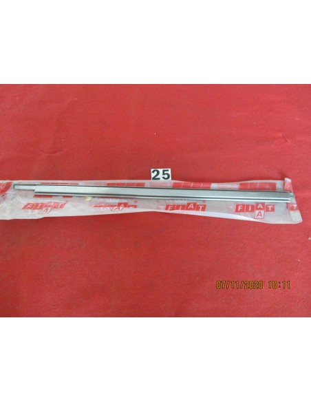 4462859 modanatura raschiavetro porta anteriore cromato fiat -  Az Ricambi  Sei alla ricerca di ricambi per la tua auto d’epoca?