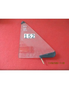 vetro deflettore girevole anteriore dx bianco fiat 127 cl -  Az Ricambi  Sei alla ricerca di ricambi per la tua auto d’epoca?