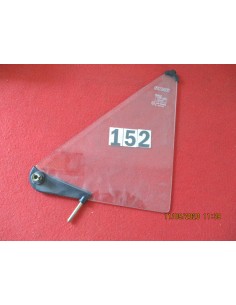 vetro deflettore girevole anteriore dx bianco fiat 127 cl -  Az Ricambi  Sei alla ricerca di ricambi per la tua auto d’epoca? 2