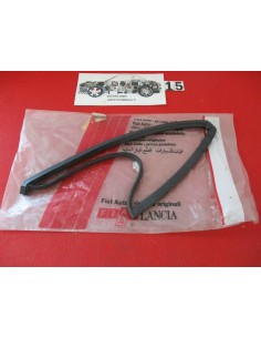 7562813 guarnizione vetro posteriore sx fiat regata -  Az Ricambi  Sei alla ricerca di ricambi per la tua auto d’epoca?