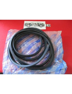 82437098 82447632 guarnizione portellone posteriore fiat croma 90-96 -  Az Ricambi  Sei alla ricerca di ricambi per la tua au...