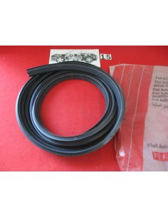 82437098 82447632 guarnizione portellone posteriore fiat croma 90-96 -  Az Ricambi  Sei alla ricerca di ricambi per la tua au...