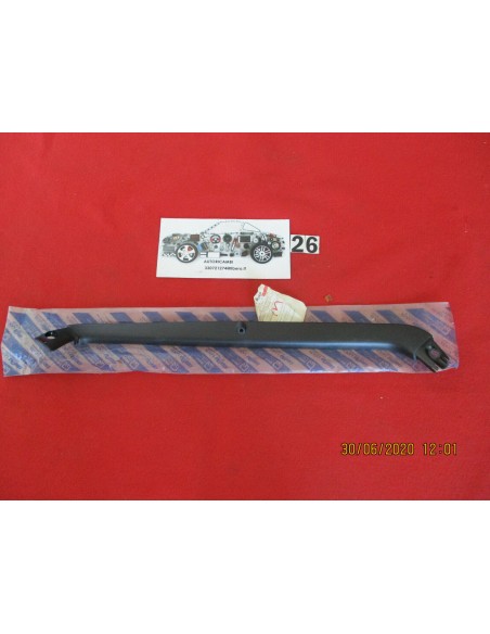 176351180 cornice esterna dx lunotto fiat croma 90-92 -  Az Ricambi  Sei alla ricerca di ricambi per la tua auto d’epoca?