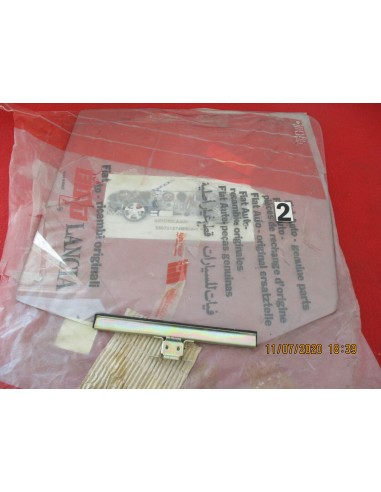4277646 vetro scendente porta posteriore sx fiat 127 -  Az Ricambi  Sei alla ricerca di ricambi per la tua auto d’epoca?