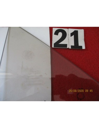 vetro fisso posteriore sx bronzo alfa-romeo alfa 90 -  Az Ricambi  Sei alla ricerca di ricambi per la tua auto d’epoca?